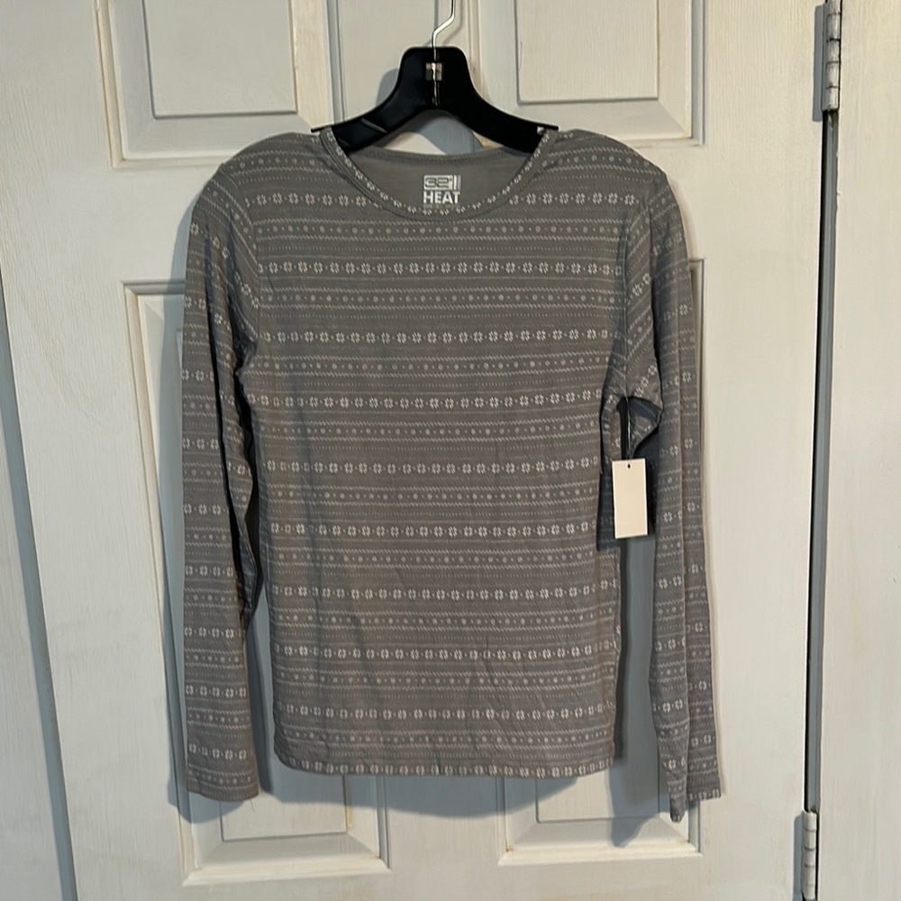 NWT Kids 32° long sleeve Size XL